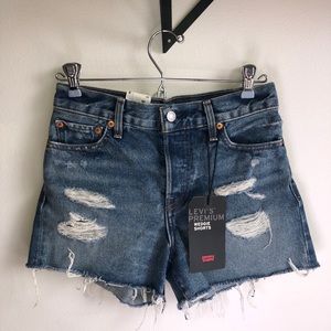 Levi’s Wedgie shorts